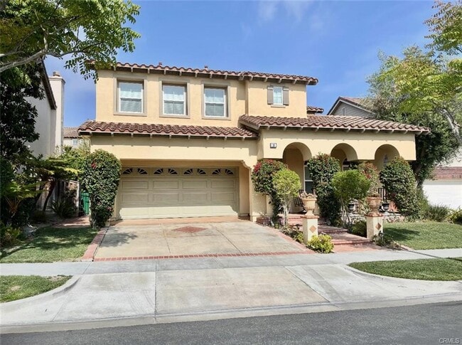 property at 16 Kingsway Dr