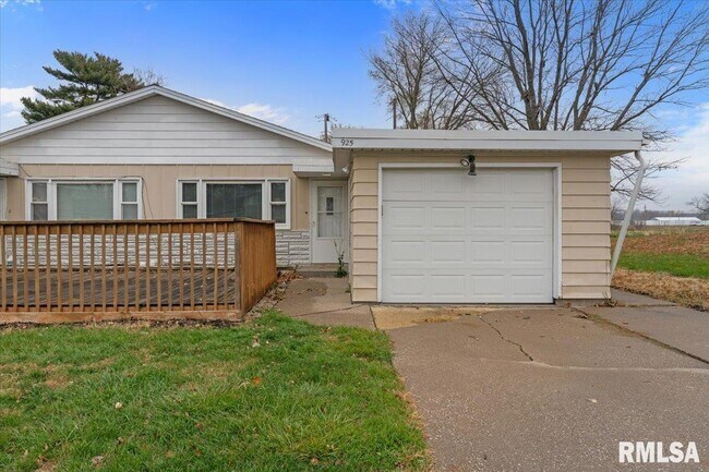 925 2nd Ave E in Milan, IL - Building Photo - Building Photo