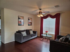 2715 Riverhollow Ln in Sugar Land, TX - Building Photo - Building Photo