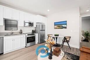 1695 Saturn Blvd in San Diego, CA - Building Photo