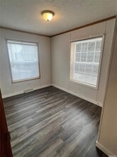 588 Hubbard Ave in Riverhead, NY - Building Photo - Building Photo