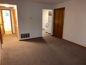 1543 Hubbard Rd in Madison, OH - Building Photo - Building Photo