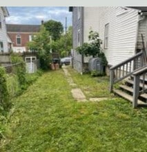 813 E Chestnut St in Coatesville, PA - Building Photo - Building Photo