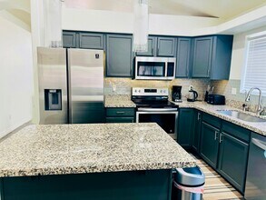 2745 E Hartford Ave in Phoenix, AZ - Building Photo - Building Photo