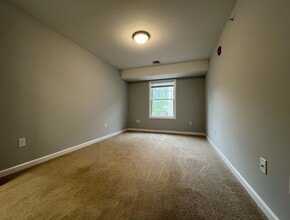 The Village Green at Annandale in Annandale, NJ - Foto de edificio - Building Photo