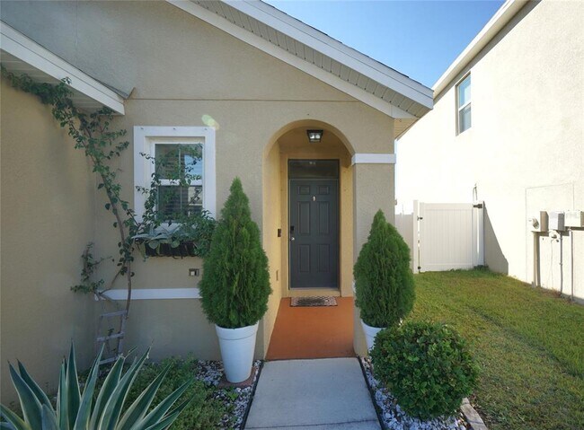 11124 Leland Groves Dr in Riverview, FL - Building Photo - Building Photo