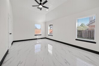 10703 White Bridge Ln in Sugar Land, TX - Building Photo - Building Photo