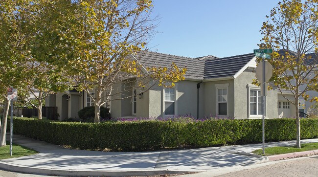 3974 Lowry Rd in Fremont, CA - Foto de edificio - Building Photo