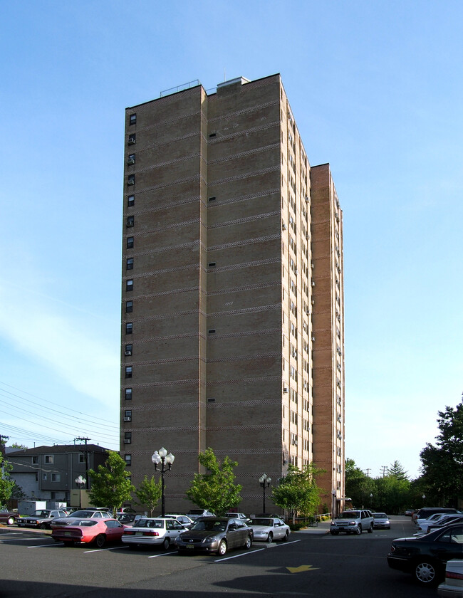 Cliffside Park Senior Citizens Housing Comple in Cliffside Park, NJ - Building Photo - Building Photo