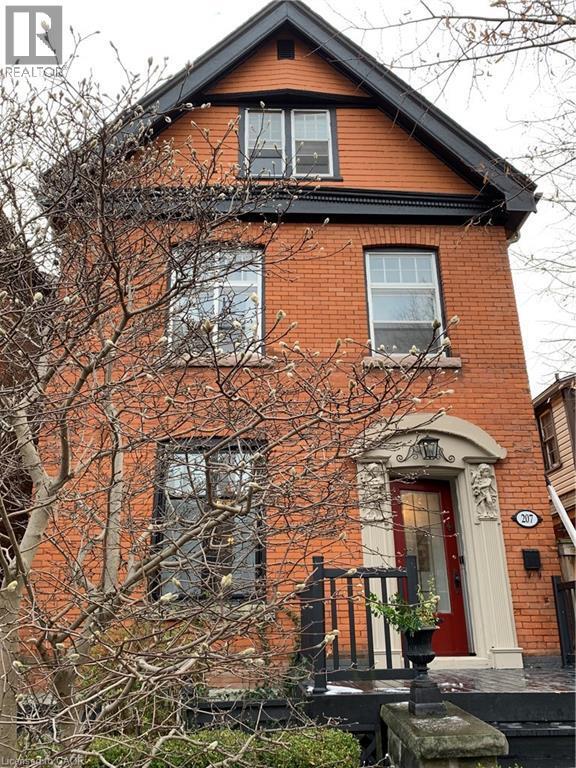 207 Charlton Ave W in Hamilton, ON - Building Photo - Building Photo