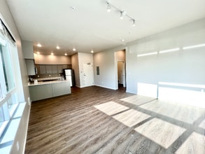 2330 Yakima Ct in Tacoma, WA - Building Photo - Building Photo