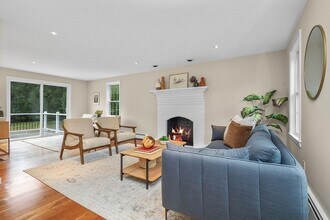 94 Hudson Rd in Stow, MA - Building Photo - Building Photo