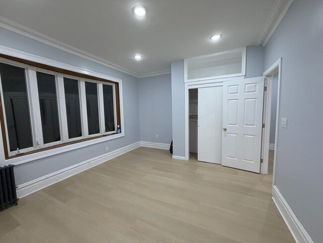 154 W 33rd St in Bayonne, NJ - Building Photo - Building Photo