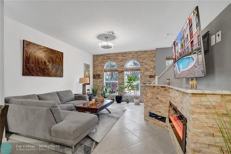 1033 NE 17th Way in Fort Lauderdale, FL - Foto de edificio