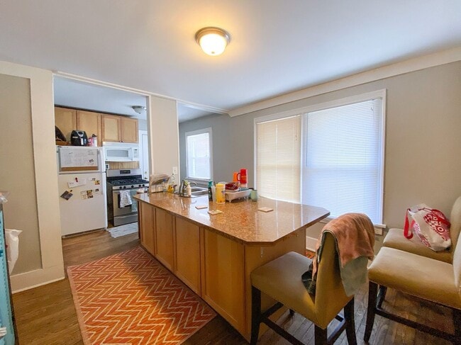 2404 Knapp St in Ames, IA - Building Photo - Building Photo