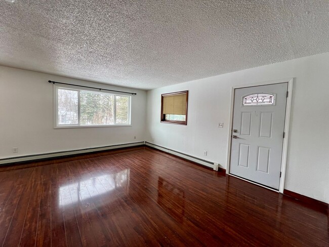 709-711 Waves Rd in Fairbanks, AK - Building Photo - Building Photo