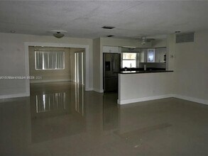 4534 Van Buren St in Hollywood, FL - Building Photo - Building Photo
