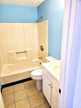 75 Scotch Pond Pl, Unit 32 in Quincy, MA - Foto de edificio - Building Photo