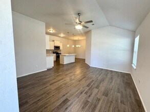 2401 Northcreek Ln in Oklahoma City, OK - Building Photo - Building Photo