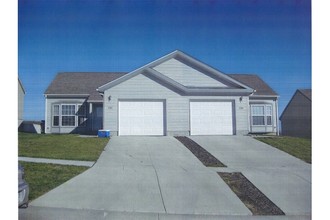 Ehlers Hilltop Townhomes in Junction City, KS - Building Photo - Building Photo