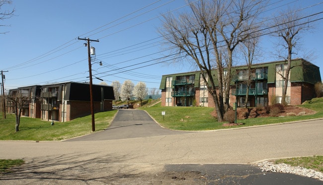 Putnam Place Apartments in Marietta, OH - Foto de edificio - Building Photo