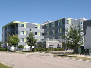 Enso Apartments in Madison, WI - Foto de edificio - Building Photo