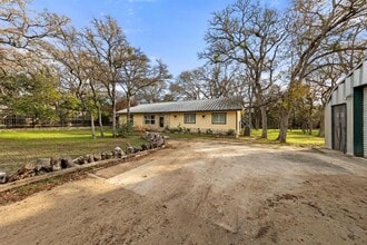 28 W Inwood Forest Dr in Wimberley, TX - Building Photo - Building Photo