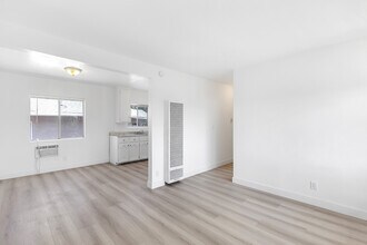 959 S Soto St in Los Angeles, CA - Foto de edificio - Building Photo