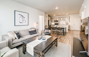 Vue West in Denver, CO - Building Photo - Building Photo