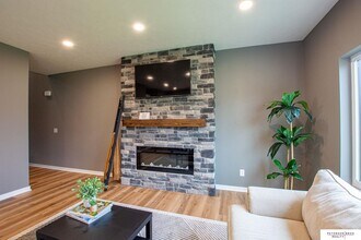 14804 Willow St in Bennington, NE - Building Photo - Building Photo