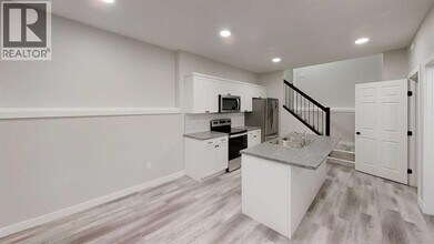 13001-1104B 104B St in Grande Prairie, AB - Building Photo - Building Photo