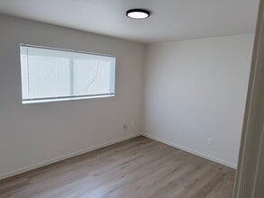 223 E St NE, Unit 4 in Ephrata, WA - Foto de edificio - Building Photo