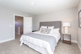 Hanover Townhomes of Caledonia in Caledonia, MI - Foto de edificio - Interior Photo