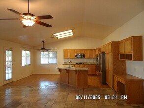 17785 Branding Iron Rd in Apple Valley, CA - Building Photo - Building Photo