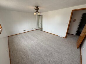 6107 Greene Dr in Brook Park, OH - Building Photo - Building Photo