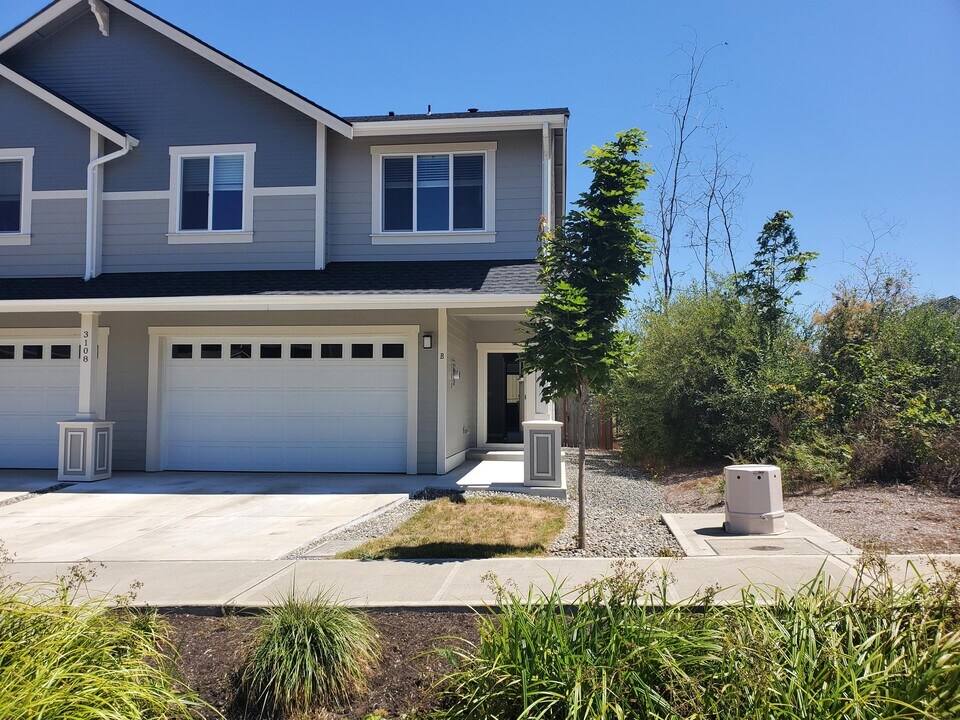 3108 Ponderosa St NE in Lacey, WA - Building Photo