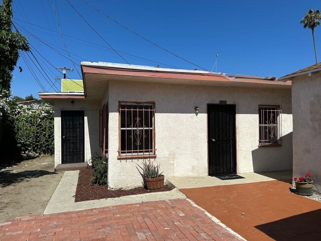 property at 608 W 49th St