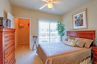 12007 N Lamar Blvd, Unit 0125 in Austin, TX - Foto de edificio - Building Photo