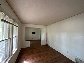728 Arbor Ave SE in Minot, ND - Building Photo - Building Photo