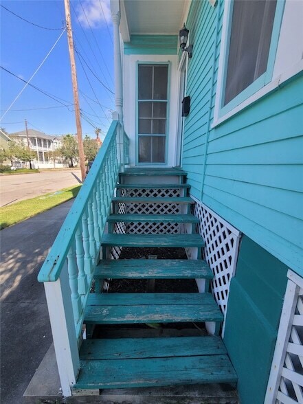 1528 Church St, Unit 1 in Galveston, TX - Building Photo - Building Photo