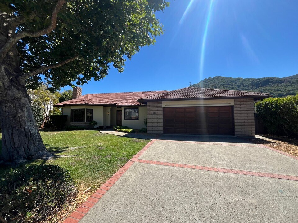 931 Capistrano Ct in San Luis Obispo, CA - Building Photo