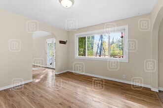 17922 N Hatch Rd in Colbert, WA - Building Photo - Building Photo