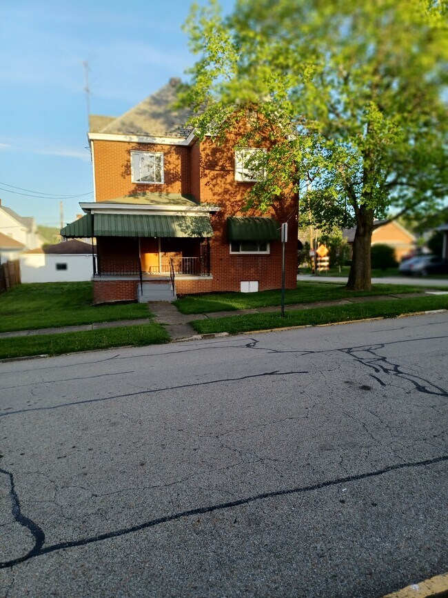 120 S 5th St Rentals in Youngwood, PA