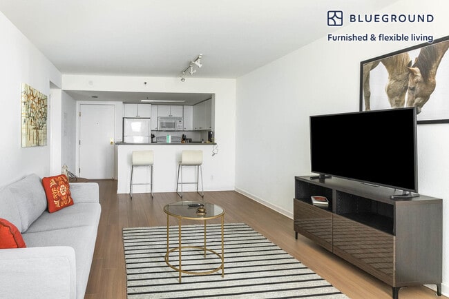 2 Townsend St in San Francisco, CA - Building Photo - Building Photo