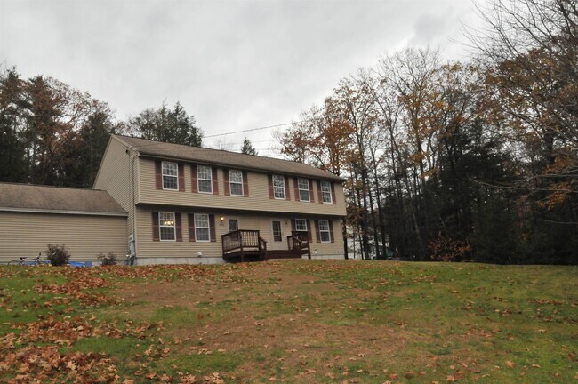 147 High Rock Rd in Weare, NH - Building Photo - Building Photo