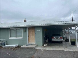 804 W Cherry Ave in Selah, WA - Building Photo