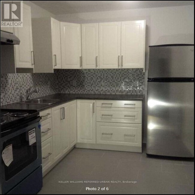 2017 Avenue Rd in Toronto, ON - Building Photo - Building Photo