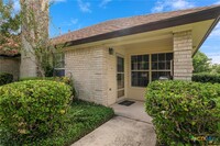 1046 River Rock in New Braunfels, TX - Foto de edificio - Building Photo