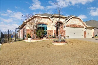 10018 Farmland Dr in Frisco, TX - Foto de edificio - Building Photo
