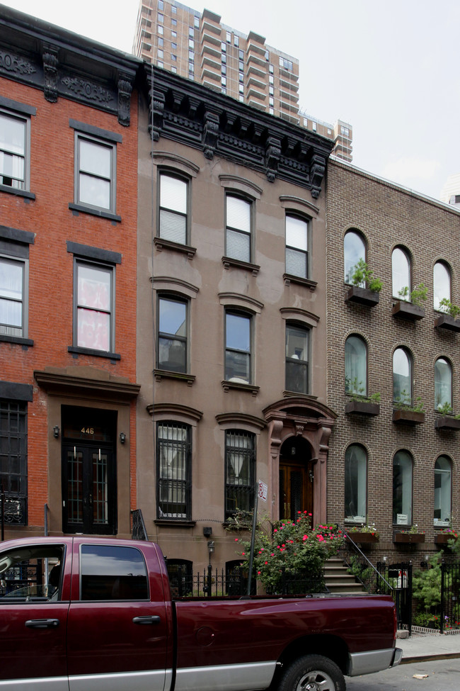 448 W 44th St in New York, NY - Foto de edificio - Building Photo